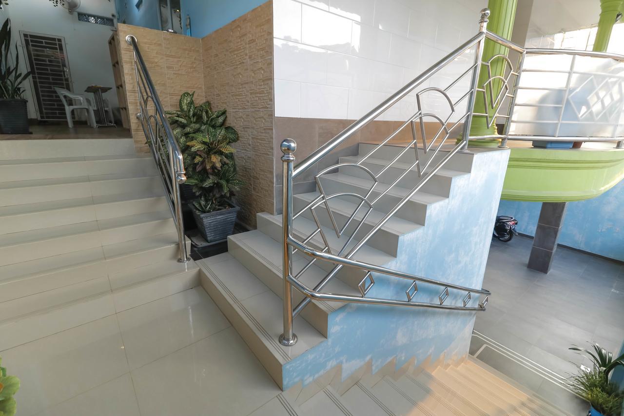 Hotel Reddoorz Near Nagoya Hill Batam Exterior foto