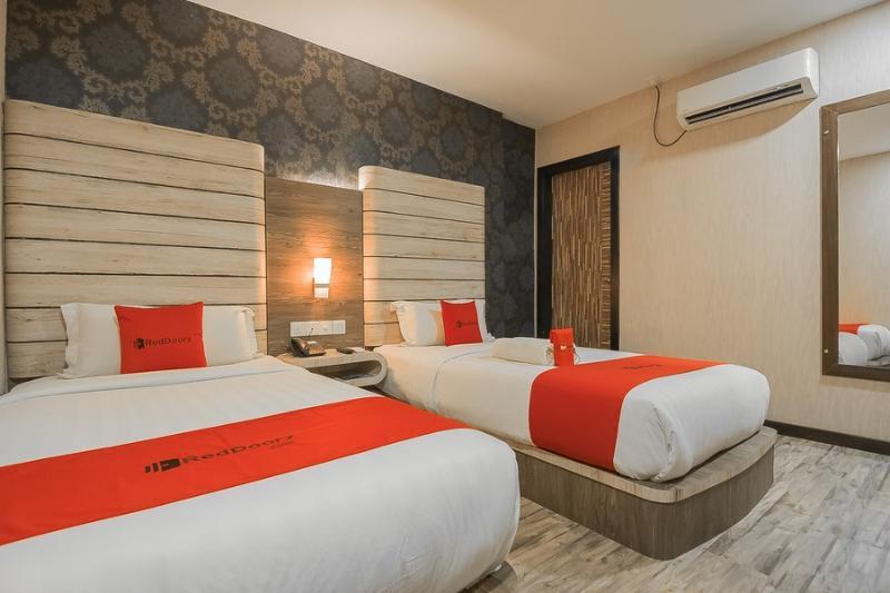 Hotel Reddoorz Near Nagoya Hill Batam Exterior foto